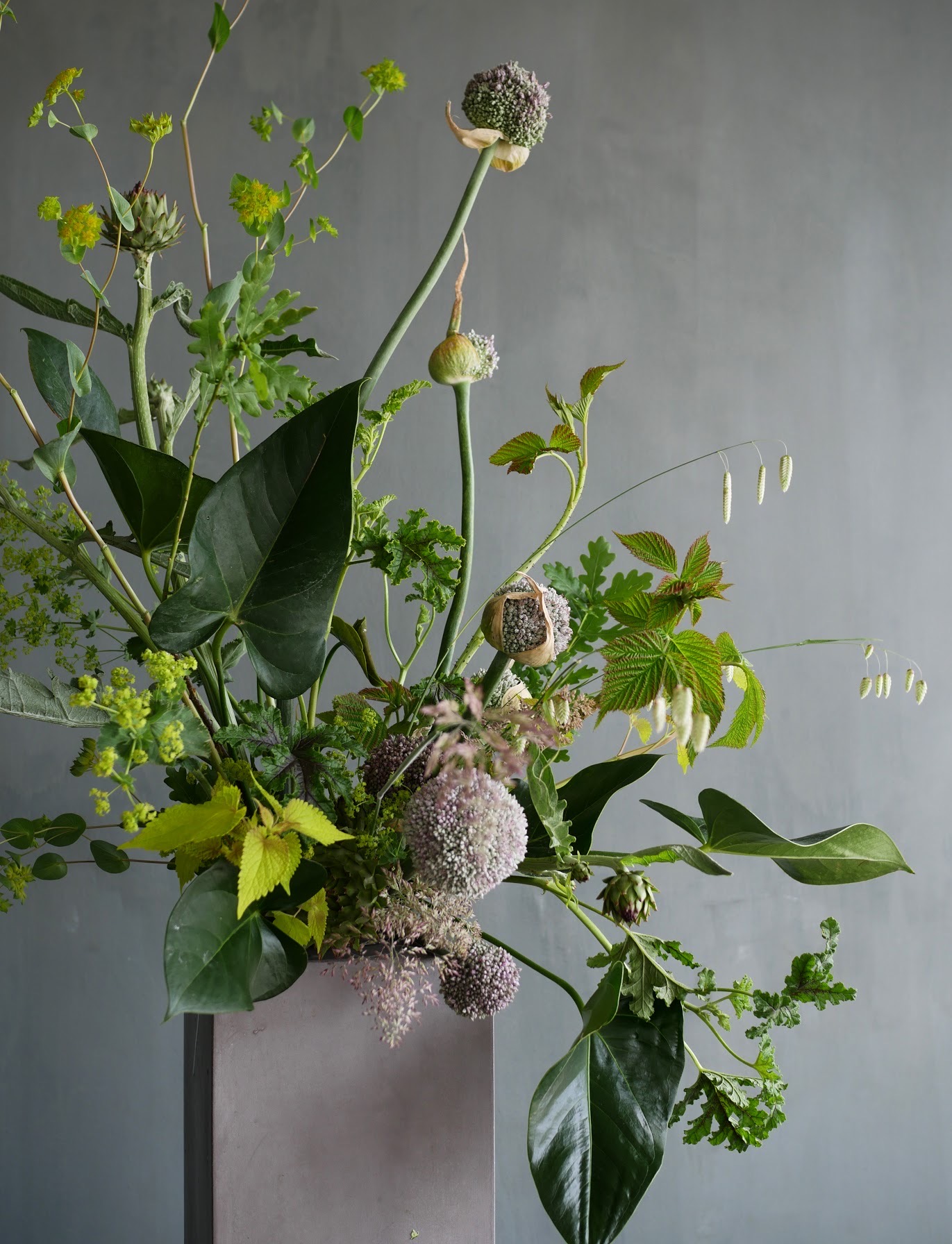 Tutorial: Using A Pin Frog In Event Floral Design - Botanical Brouhaha
