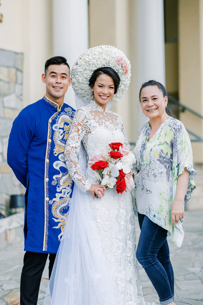 Wedding florist and wedding couple in styled shoot highlighting the Vietnamese wedding tradition